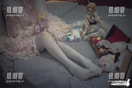 木花琳琳是勇者 木花琳琳是勇者的女神,不就生活里的那个高清作品集吗?