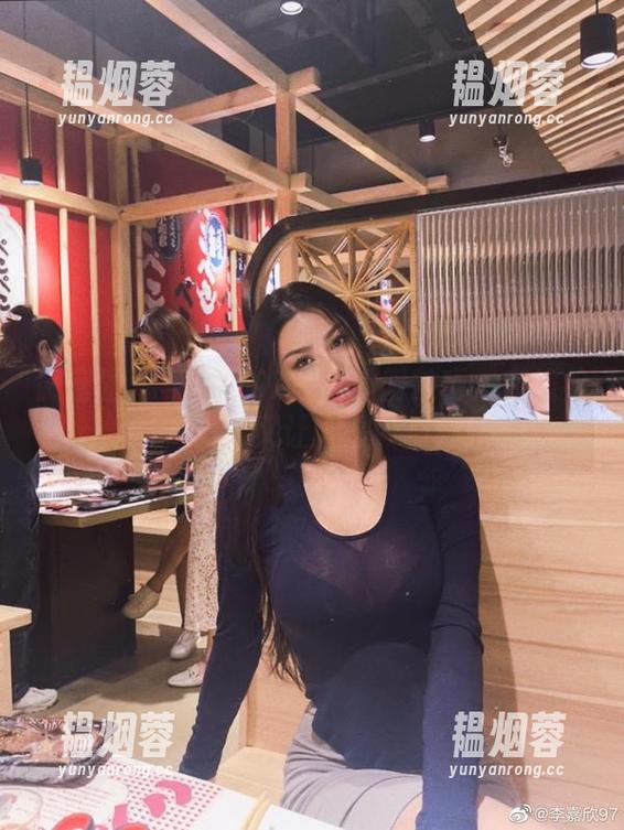 微密圈 - 李嘉欣97与她的厨技巧：在线共享，高清又让人想咬一口！