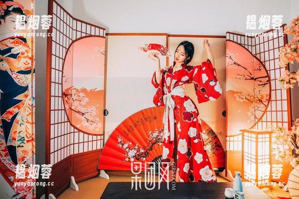 果团网 - 跳动的周晓唯连衣裙高清套图，感觉就像看到了夏天的风。吹过来了！