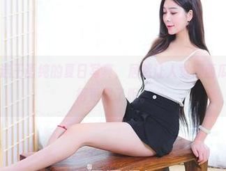 果团网 – 精选王语纯的夏日写真，居然让人觉得西瓜的汁水也变得更甜了呢。