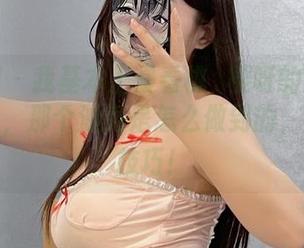 微密圈 – 我基本上是看桃沢樱呀的壁纸过度兴奋，那个油亮是怎么做到的，求分享技巧！