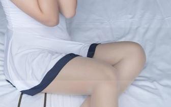 梦丝女神 – 乔儿穿着校服的神奇福利，哦，那种年纪的回忆升腾了！