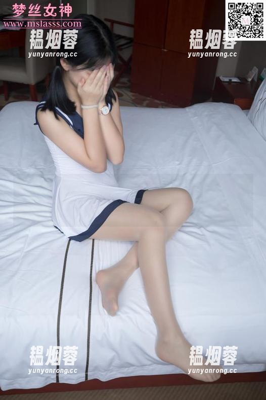 梦丝女神 - 乔儿穿着校服的神奇福利，哦，那种年纪的回忆升腾了！