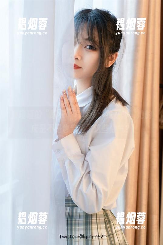 梨瑾瑾 梨瑾瑾的“睡衣”写真集:我在想,她的床是不是也穿上了这些仙气?