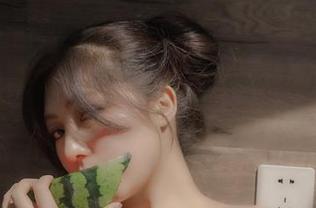 樱晚gigi，这图片里的惊鸿，就像空中一声轻吟，转瞬即逝。