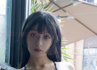 浅安安安静的吗？她的美足写真让人耳目一新——小脚也有大表现！