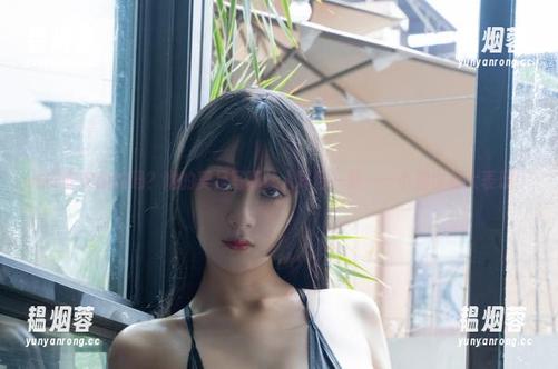 浅安安安静的吗？她的美足写真让人耳目一新——小脚也有大表现！