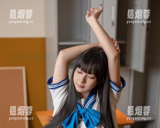 在无圣光的笼罩下，浅安安的黑白肖像，让我懵了，竟然也会这么出彩。