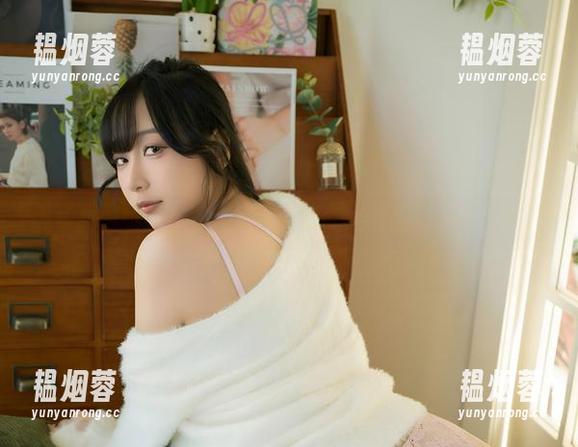浅安安 从不挑剔的黑胶带:浅安安在私房合集里的各种可能。