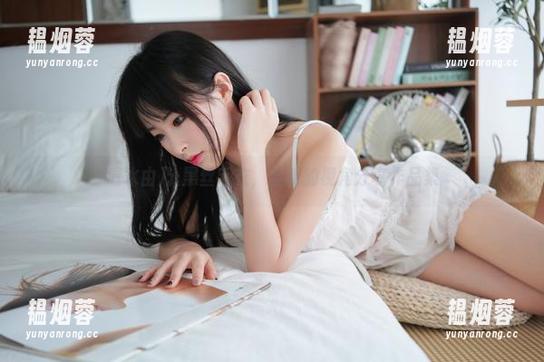 清水由乃·黑丝毛衣，全新的视角分享作品集