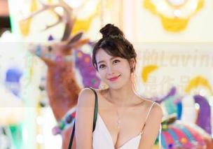 爱蜜社 – 你见过油亮私房的Lavinia肉肉吗？随便一抬手都是作品！