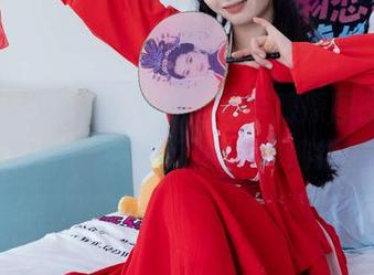 物恋传媒 – 哇，小晴这水手服原图感觉有特别的撩人之处，下载后再细细研究。