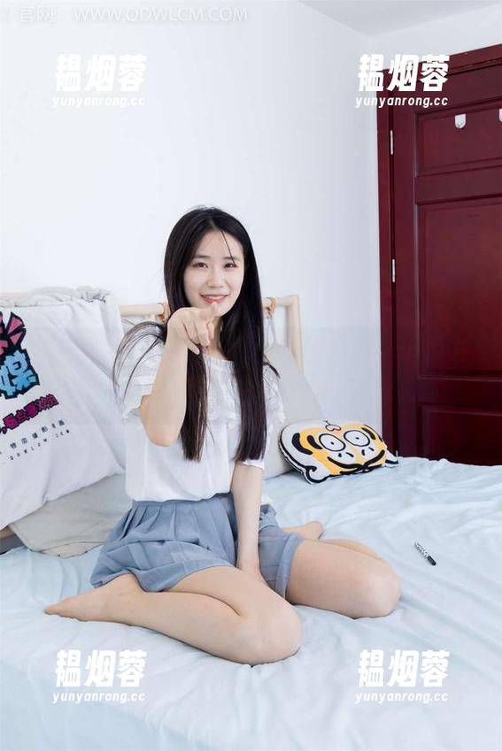 物恋传媒 - 菜菜新作：校园套图，谁说书呆子不懂浪漫？