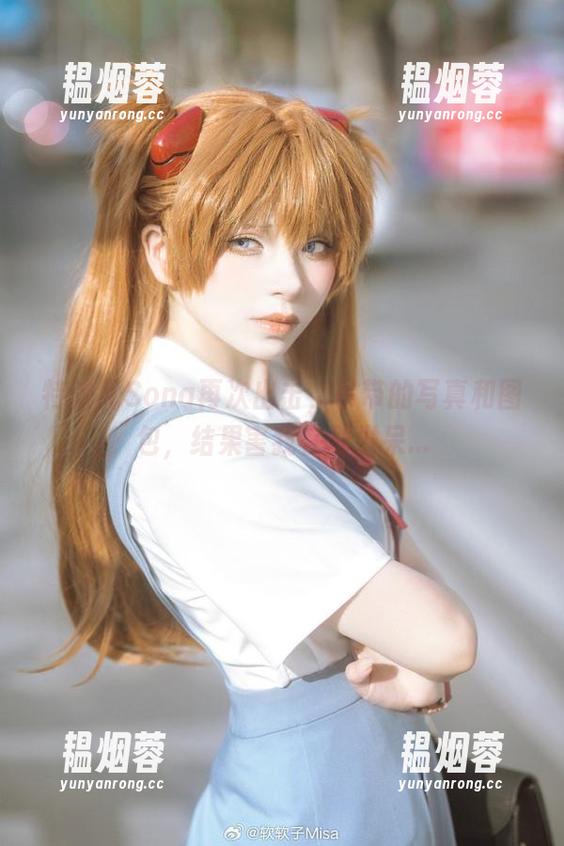 特软儿Sona 特软儿Sona再次出击,吊带的写真和图包,结果害我在那发呆...