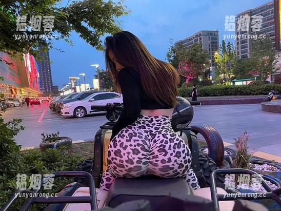 禅雨儿Lynne 微密圈 - 禅雨儿Lynne的私拍秘辛:面对我的办公室风格,你还忍得住吗?