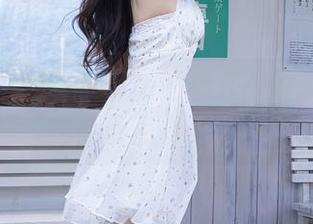 秀人网 – 伊一Moon的图集：谁说女王不需要玩点小俏皮？
