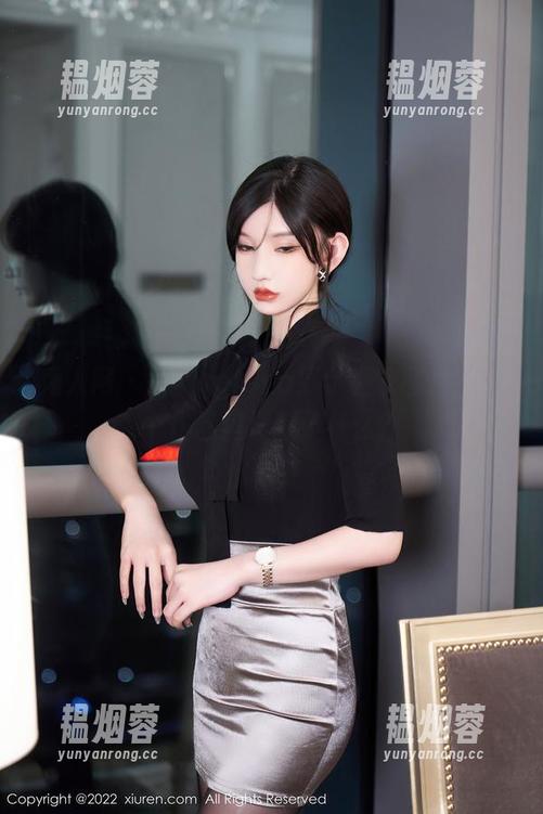秀人网 - 娜露selena展示睡衣图片，这个作品里埋藏了什么？