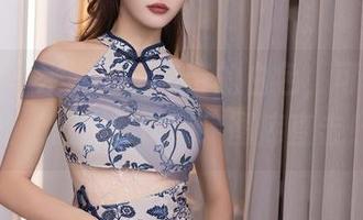秀人网 – 米妮大萌萌带的白色，可能是她的‘隐形斗篷’！图库直击！