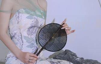 秀人网 – 蜕变中的龙女sunny：眼镜推动的不仅是视野
