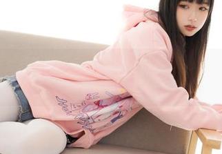 紧急企划 – “见希w”的白丝学生服，每一处细节都在挑战我的注意力。
