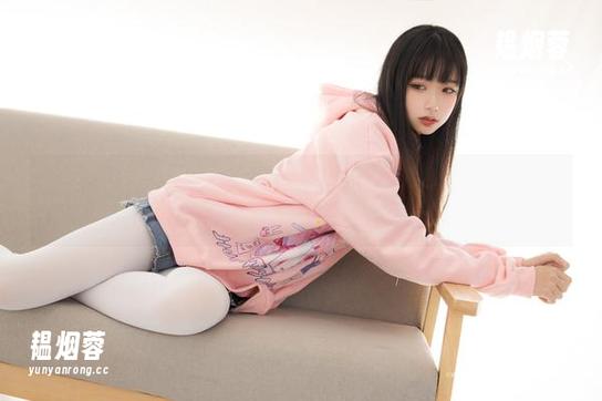 紧急企划-见希w 紧急企划 - “见希w”的白丝学生服,每一处细节都在挑战我的注意力。