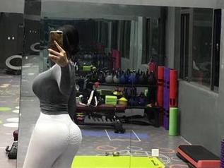微密圈 – 紫色哒豚豚的私拍婚纱：谁说结婚一定得穿白色？