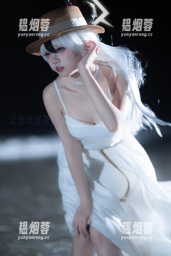 让壁纸都羡慕的纯白写真，纸悦Etsu_ko的审美引发我疑惑