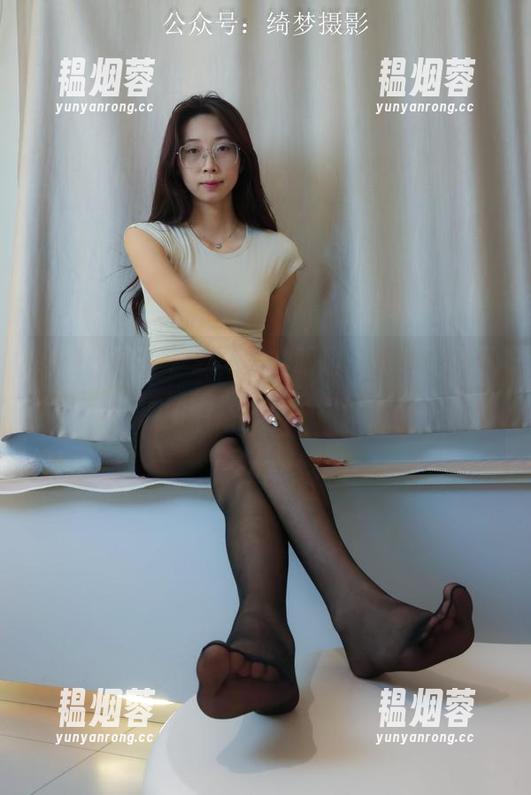 绮梦摄影-子涵 绮梦摄影 - 子涵和她的眼镜,高清记录下的一切,恍如进入一个充满想象的作品集。