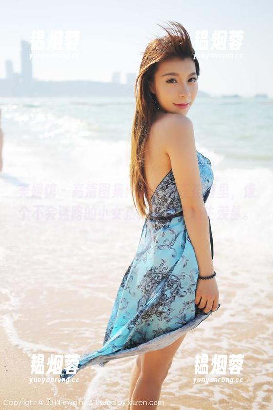 美媛馆 - 高清图集：王馨瑶在花海里，像个不会迷路的小女孩，真叫人心生羡慕。