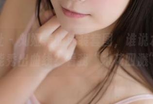 菠萝社 – 刘娅希的泳装套图，谁说水深就不能秀出曲线？看我“水花四溅”！