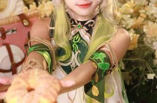 落落Raku的JK，免费的图片让我犯嘀咕，太好奇了吧，图里的她到底在想什么？