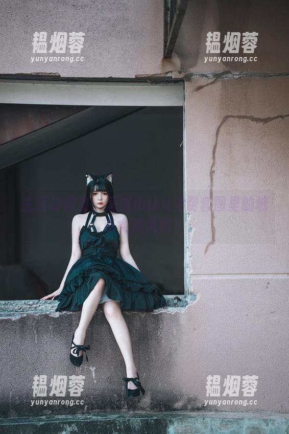 生活的调皮：落落Raku免费套图里的城市女孩风情！