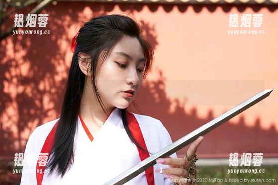 蜜桃社 - 你见过这么美的睡衣吗？真希有，下载美图只要一键！