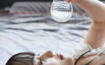 蜜桃社 – 学妹韵莉娜VANILLA的专属美图，别光吃瓜，要下载啊！