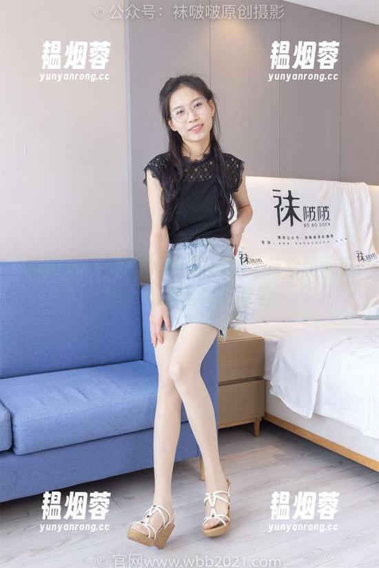 袜啵啵-奶油 袜啵啵 - 当奶油遇上白棉袜(花絮版)原图:这组合真有意思