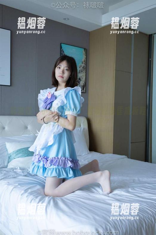 袜啵啵 - 小沫的图包：这双红色匡威板鞋有多让人眼前一亮？