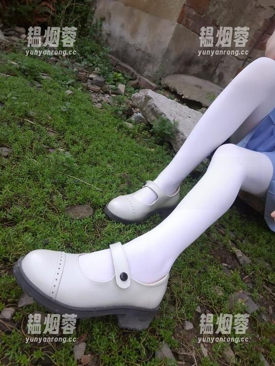 西尔酱 原图在线!西尔酱的足尖彩虹,难道JK白丝就是为了引发这种心潮澎湃?