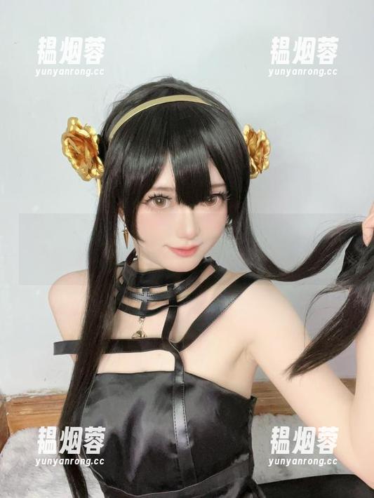 嘘，这私房里的水手服原图，趴趴捣蛋陌又在搞怪！