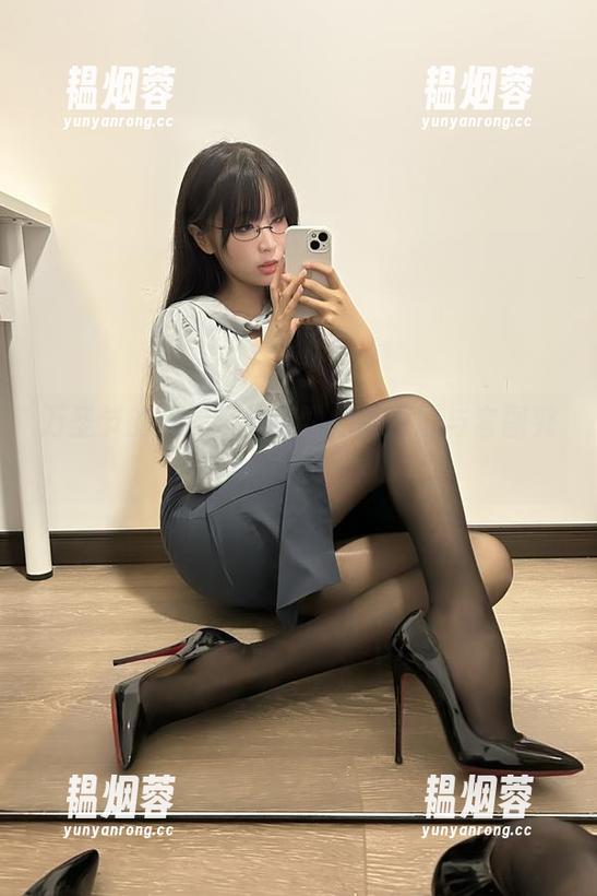 万圣节的鬼脸：轩萧学姐的原图与套图究竟哪个显得更恶搞？