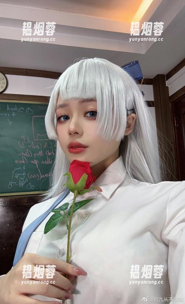 小心！阿九从不咕咕的吊带图集更新，可能会让你的手机不小心掉屏！