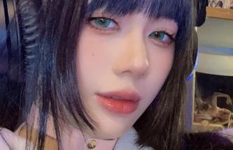 把阿九从不咕咕的优菈原图收藏起来吧，虽然下载后说不定就成了负担。