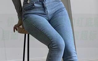 微密圈 – 快来翻翻陈佩奇的红底朝天写真图册，脑洞打开指数超标