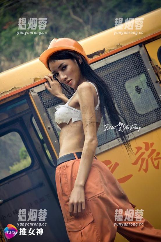 青豆客-欧阳妮娜娜 青豆客 - 好吧,又被欧阳妮娜娜的自拍全集虐得不轻,看来生活就是一场颜值竞技。