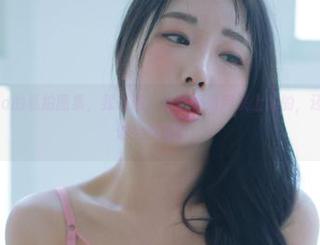 看着韩国CoCo的私拍图集，我在想，这制服是用来上课的，还是……看看，谁会知道呢。