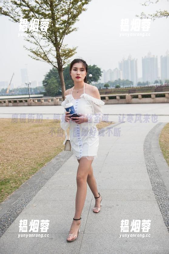 魔镜街拍-婷婷 魔镜街拍 - 婷婷的肉丝圣诞,让寒风来也不怕,图册好戏不断