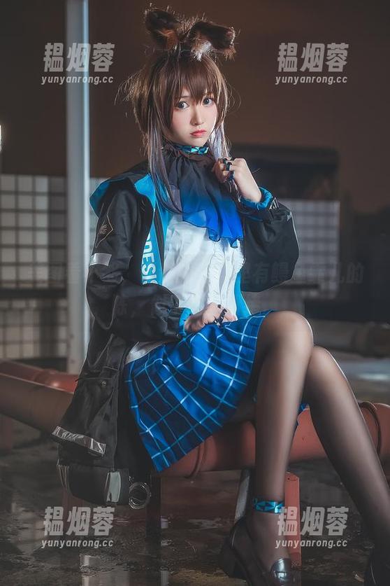 美图看不够，倾斜的光影里有鳗鱼霏儿的陈，似乎暗藏情绪。